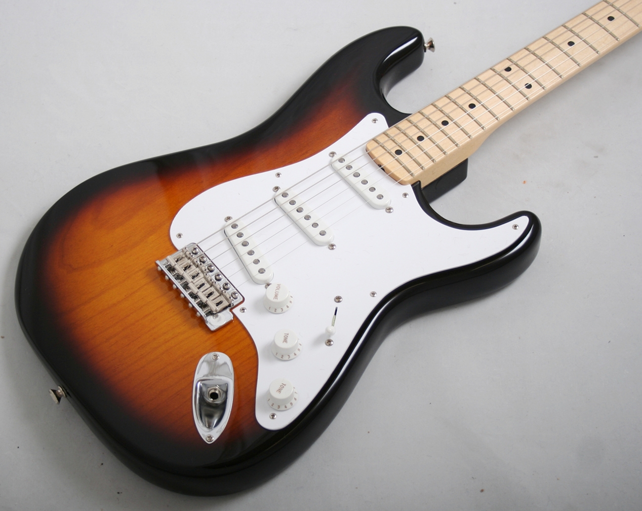 Fender 60th Anniversary American Vintage 1954 Stratocaster 2 Colour Sunburst