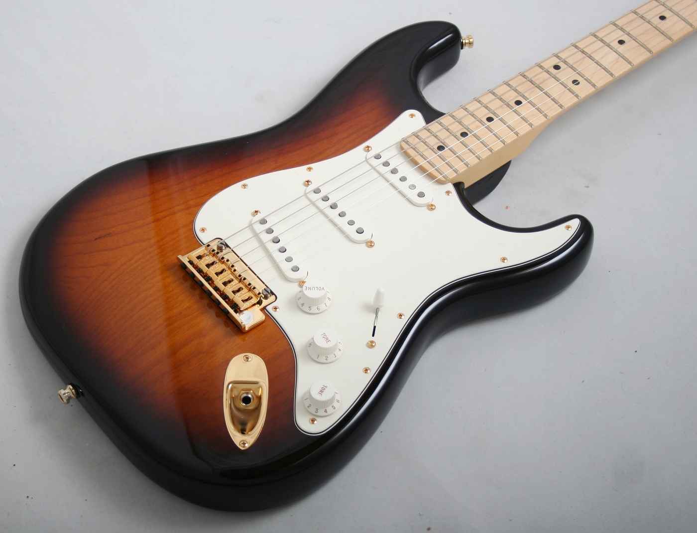 Fender 60th Anniversary Commemorative Stratocaster 2 Colour Sunburst