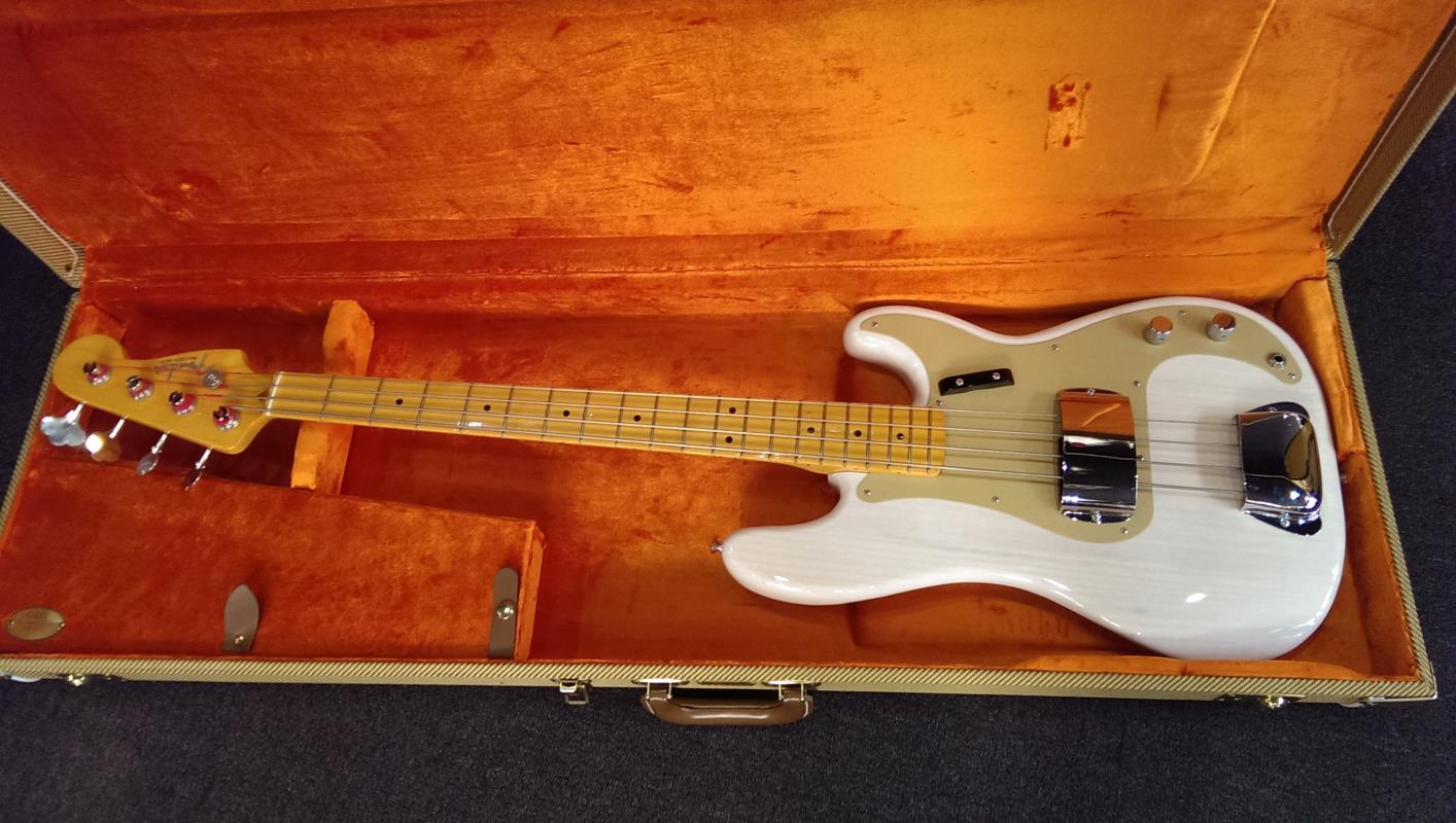 Vintage bass. Фендер Пресижн бас. Fender Precision Bass 1951 USA. Fender Precision Bass. Fender Precision Bass Pickups.