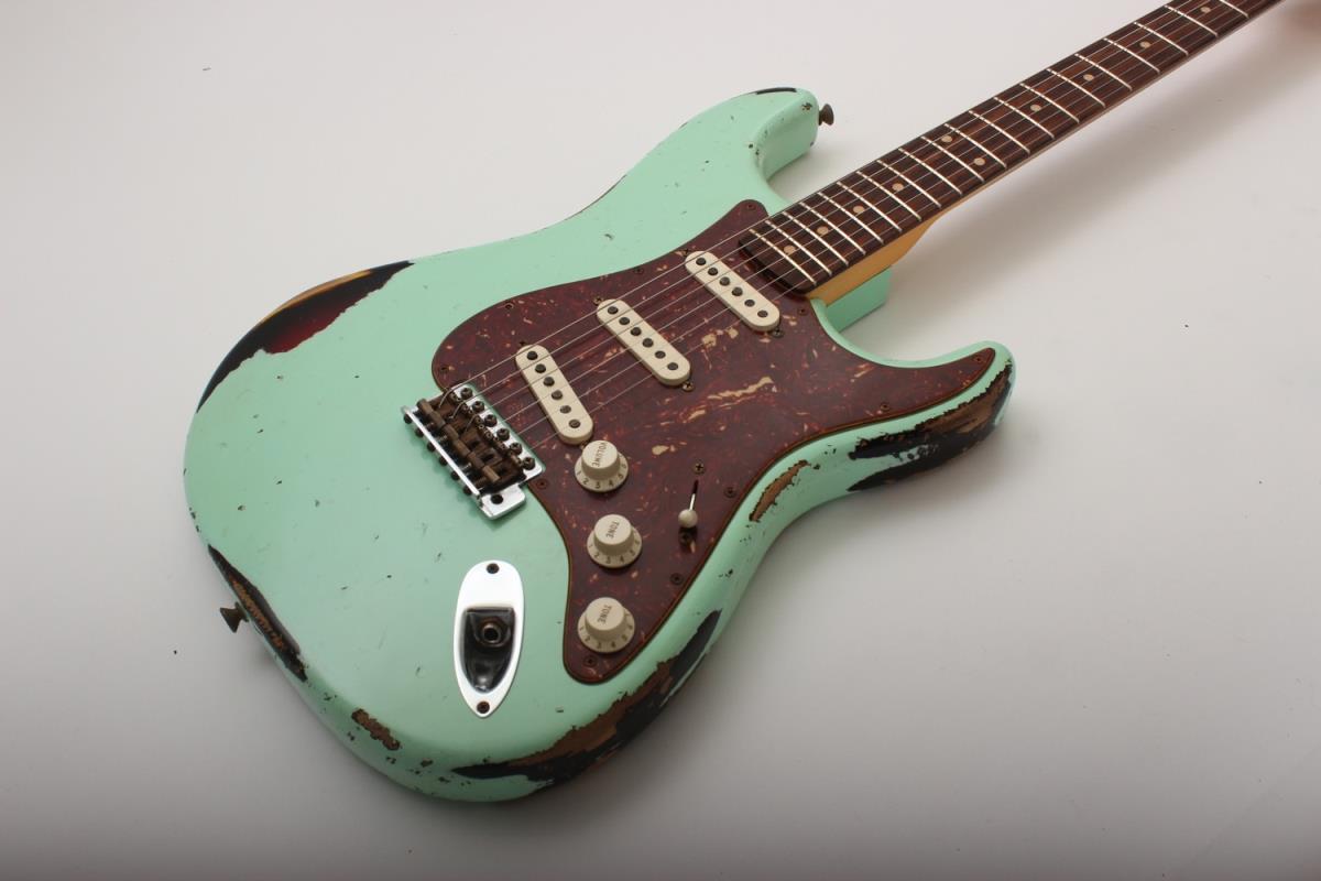 green strat tortoise pickguard