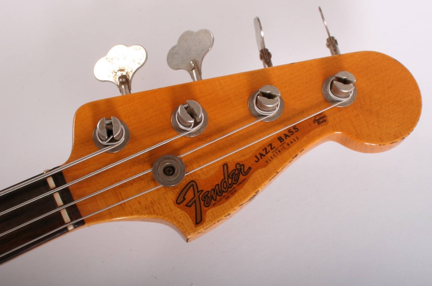 Phatt bass. Fender Jazz Bass Custom shop цвет дерева. Фендер джаз бас голова. Бас гитара Tokai Jazz Bass. Jazz Bass Heavy Relic.