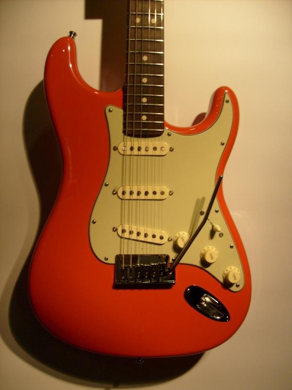 Fender Custom Shop Custom Deluxe Stratocaster (Fiesta Red, Maple)