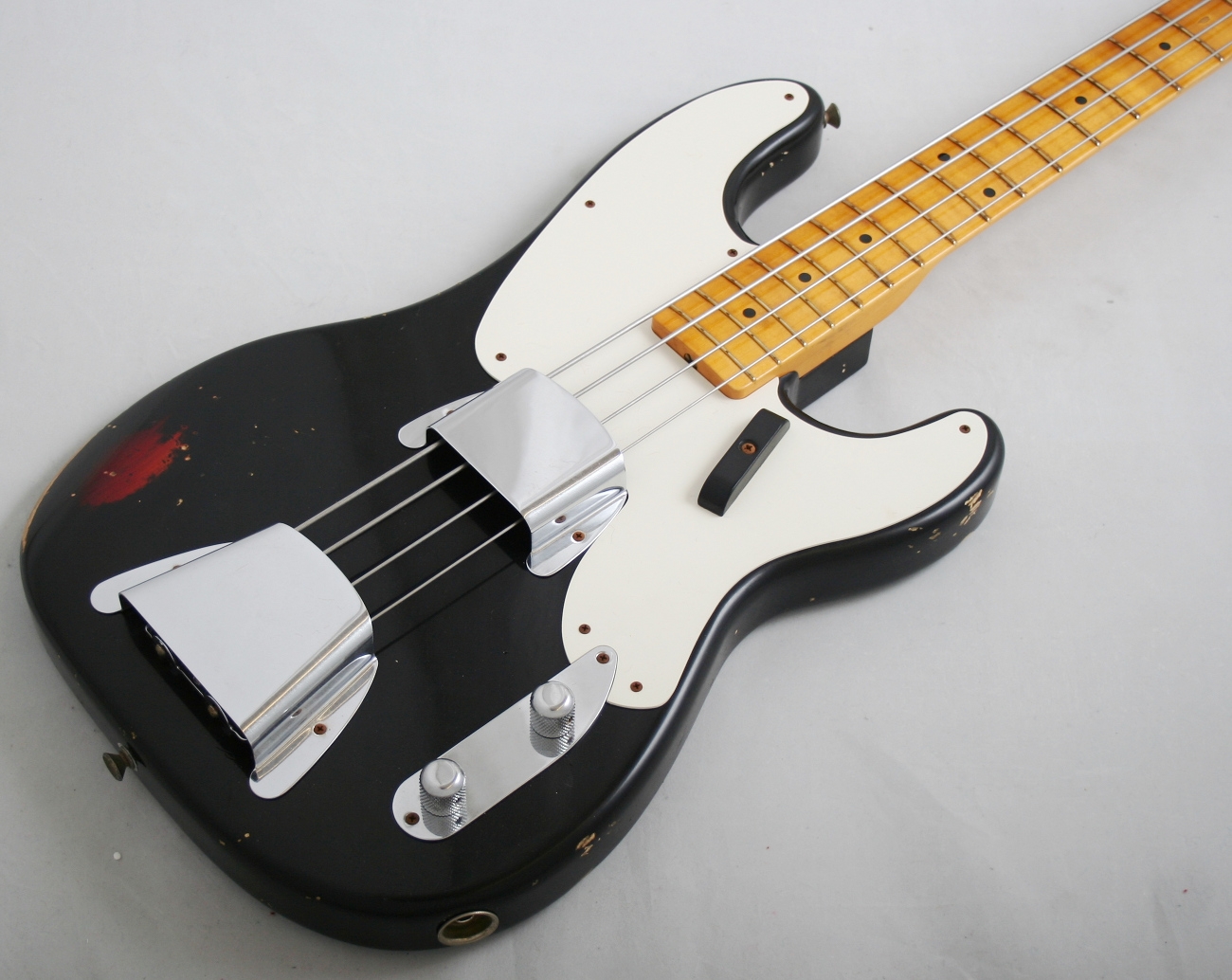 Fender Custom Shop Limited 1955 Precision Bass Relic Black Over Three Colour Sunburst 4644