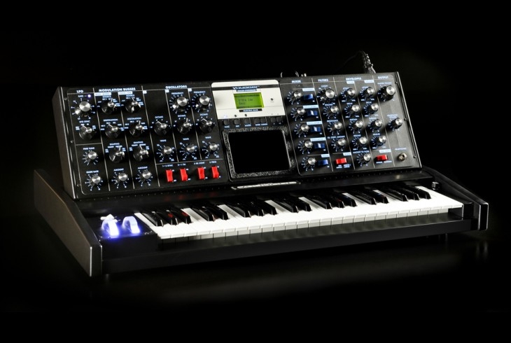 moog voyager xl blue