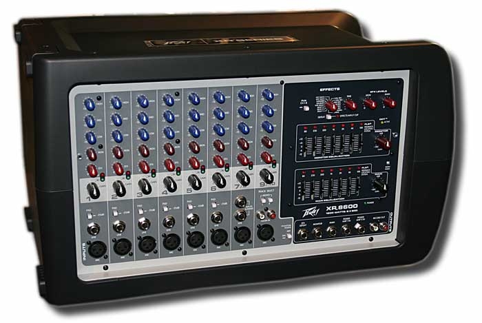 Mesa de som amplificada Peavey-xr-8600-powered-mixer-312486